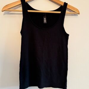 SKIMS Black Crop Tank Top